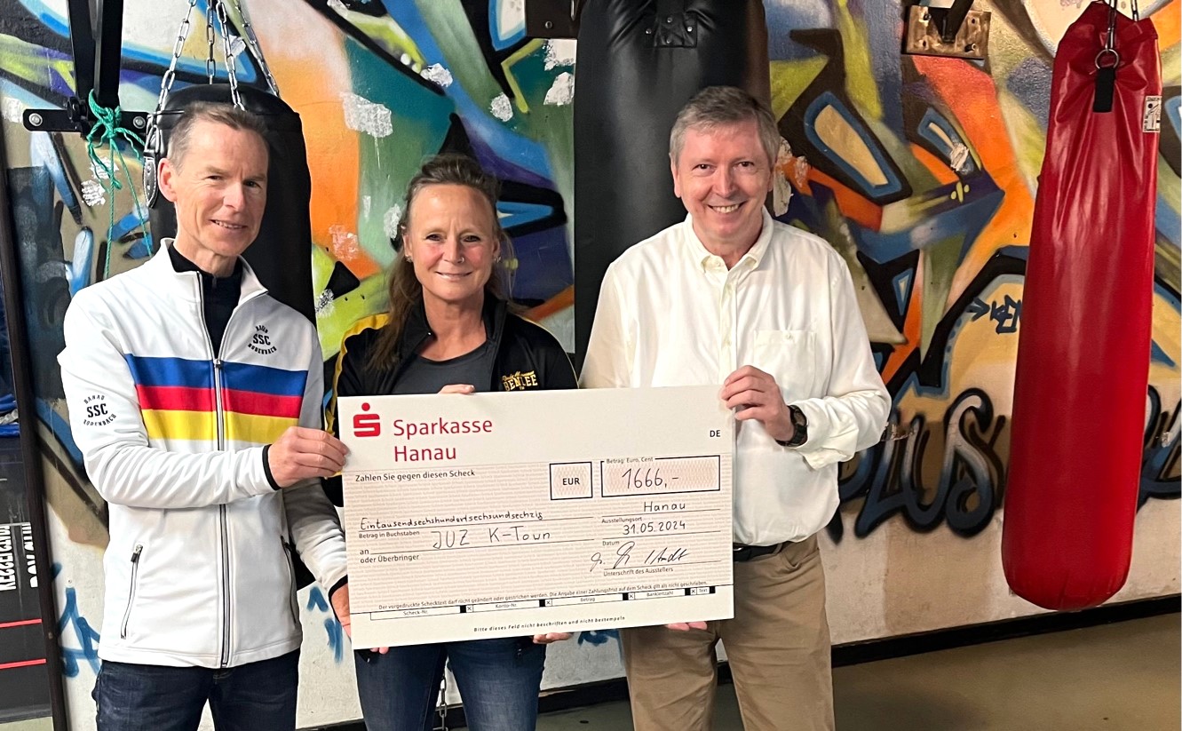 SSC Hanau-Rodenbach spendet mit Rotariern 1666 Euro für Jugendzentrum k-town