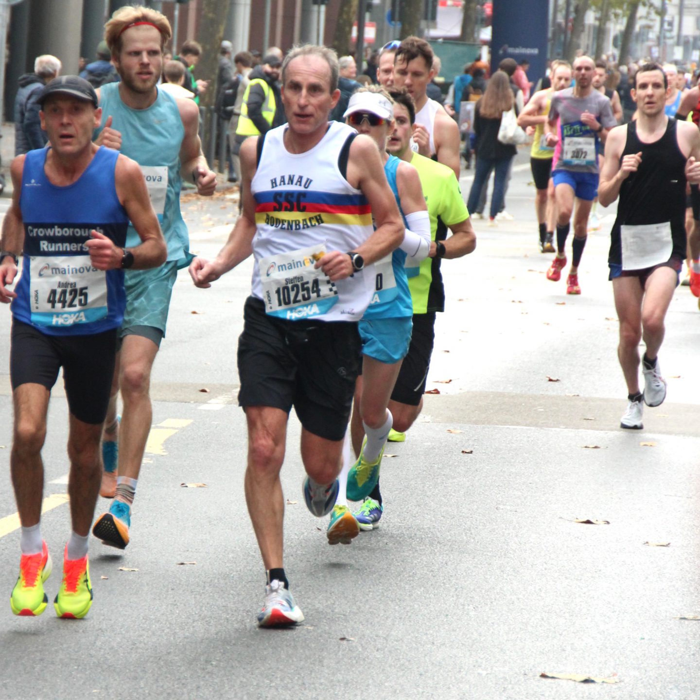 Steffen Knauer beim Frankfurt-Marathon M55-Hessenmeister in 2:50:29 Stunden! David Johnson auf 2:31:24 Stunden verbessert!