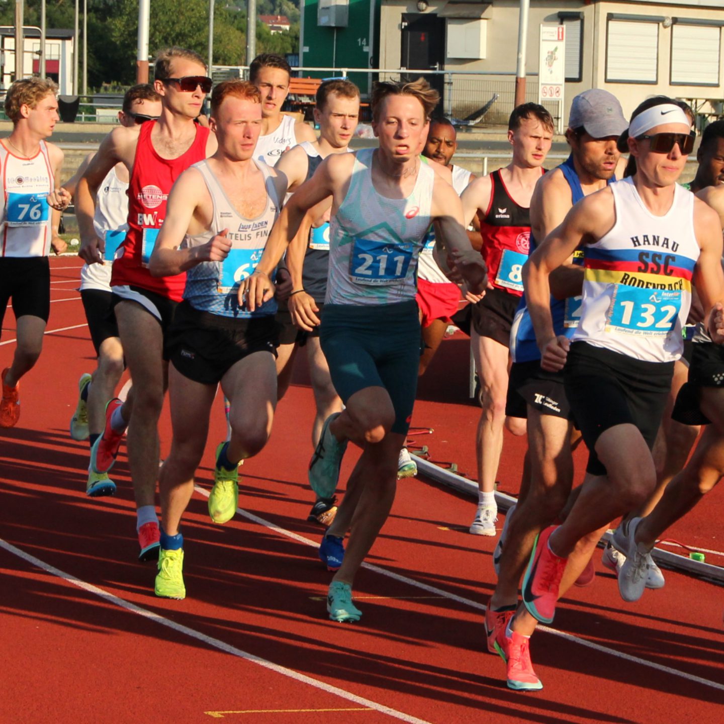 Sebastian Hauf läuft die 5000 Meter in 13:57,92 Minuten!