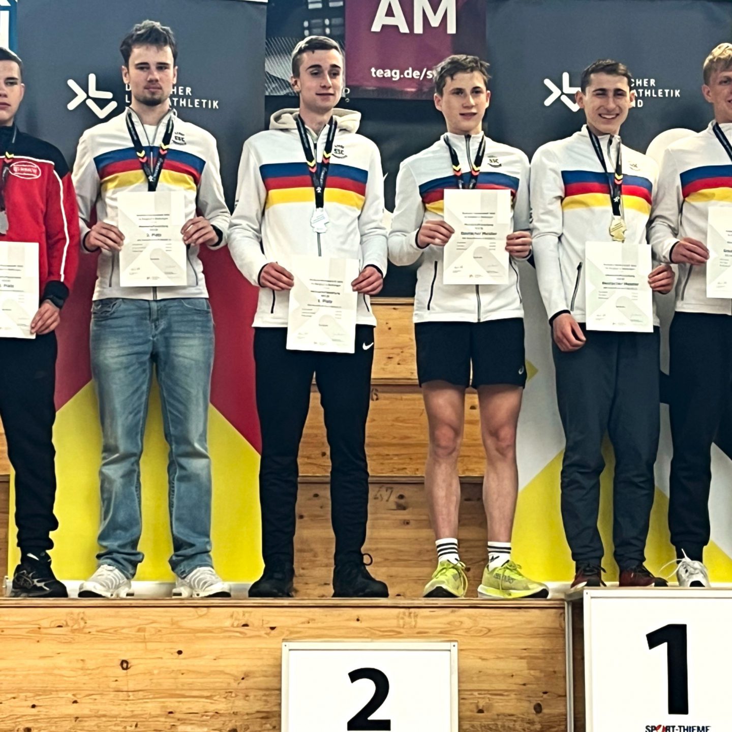 Zweifacher Doppelsieg für die Jugend bei Deutscher Berglaufmeisterschaft: Tom Knauer vor Tim Völker und SSC-Jugendteam I. vor SSC-Jugendteam II.