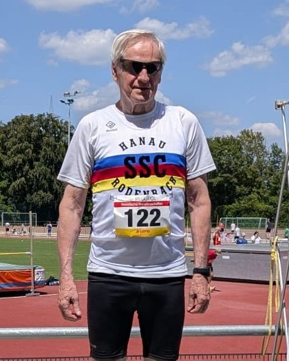 Wolfgang Busch M75-Hessenmeister im 100-Meter-Lauf mit 16,30 Sekunden und im Weitsprung mit 3,41 Meter sowie Dritter im Diskuswurf!